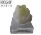 Brazilianite sur quartz, petit minéral de Linopolis, Brésil.