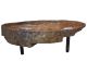 Table en bois pétrifié, la plus grande jamais importée dans l'Union européenne.