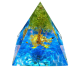Orgoniet pyramide blauw met o.m. Peridoot tree of life.