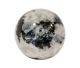 Sphère de pierre de lune blanche de belle qualité. Venant du Sri Lanka, l'ancien Ceylan.