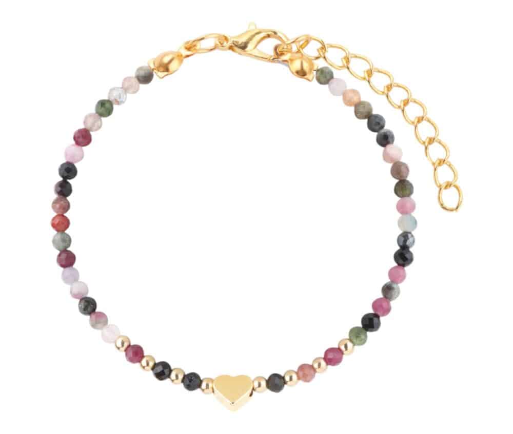 Turmalin-Edelsteinarmband mit facettierten Perlen.