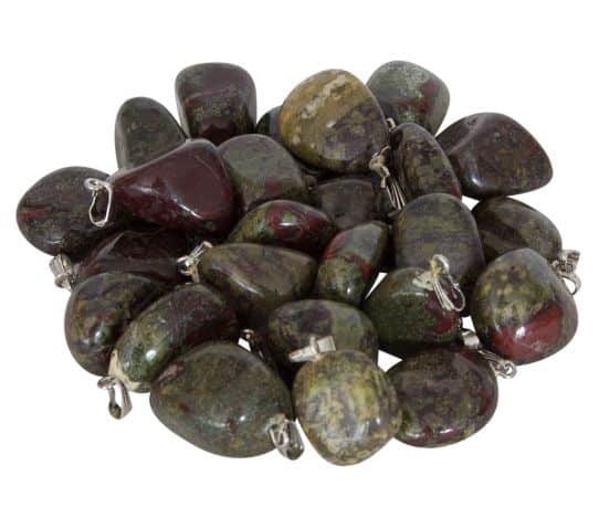 dragons-blood-jade-met-jaspis-ingeboorde-hanger-u_1.jpg