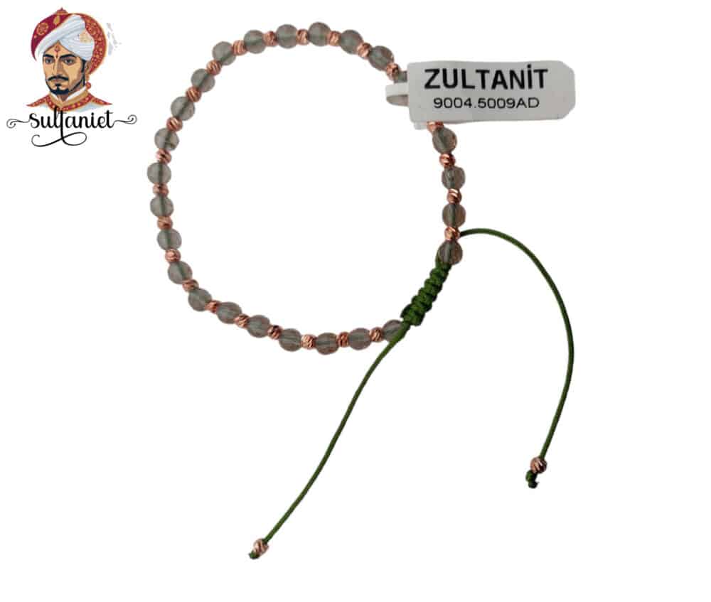 Armbandje met Sultaniet afkomstig uit Turkije.