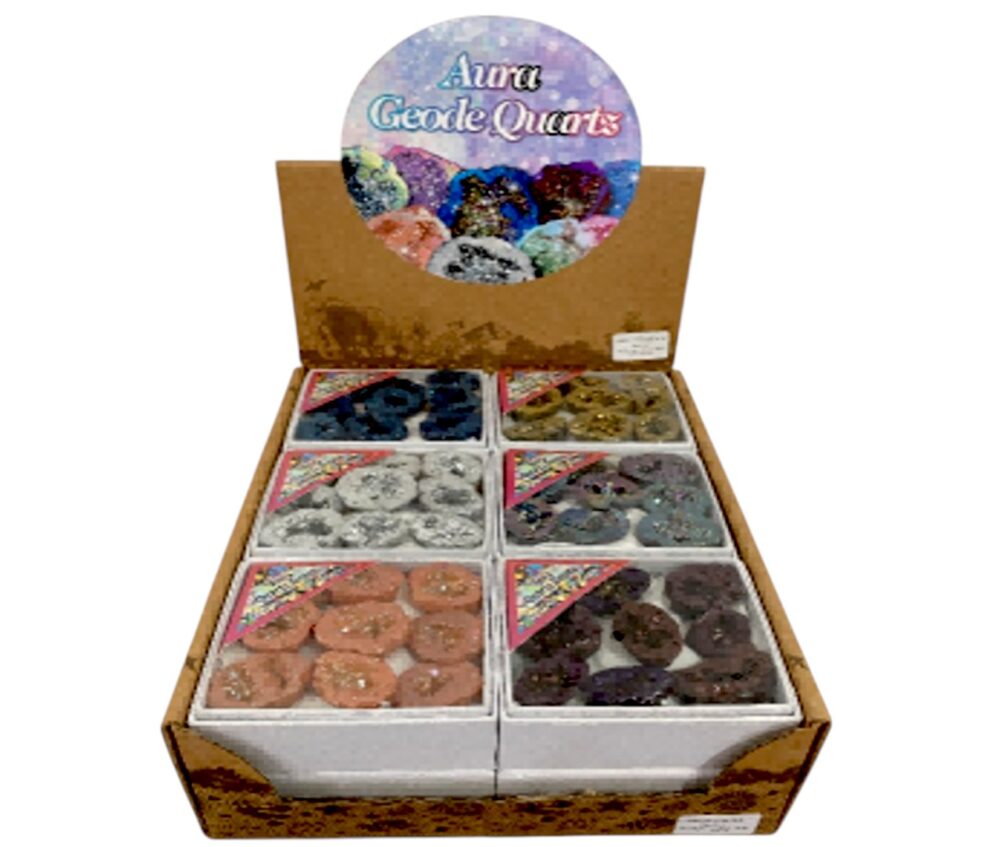 Aura Geode Quartz – coffret cadeau présentant des géodes aura colorées.