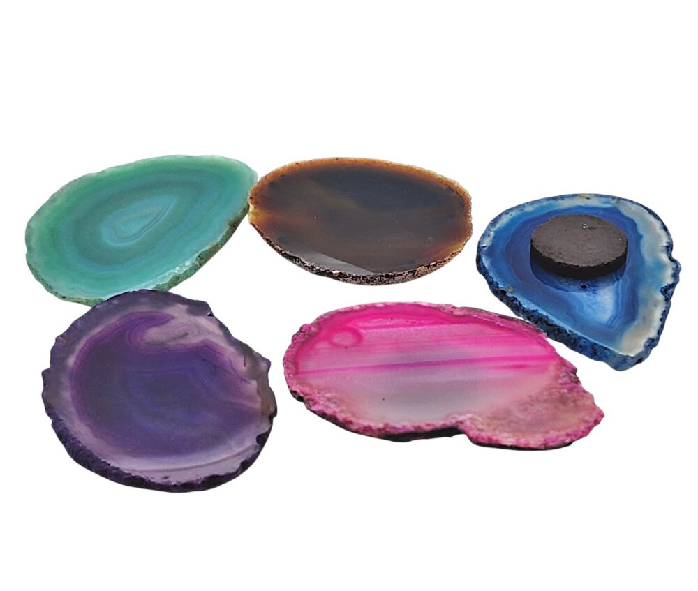 Kühlschrankmagnete aus Achat – Farbige Achatscheiben aus Brasilien – Sortiment mit 5 Farben.