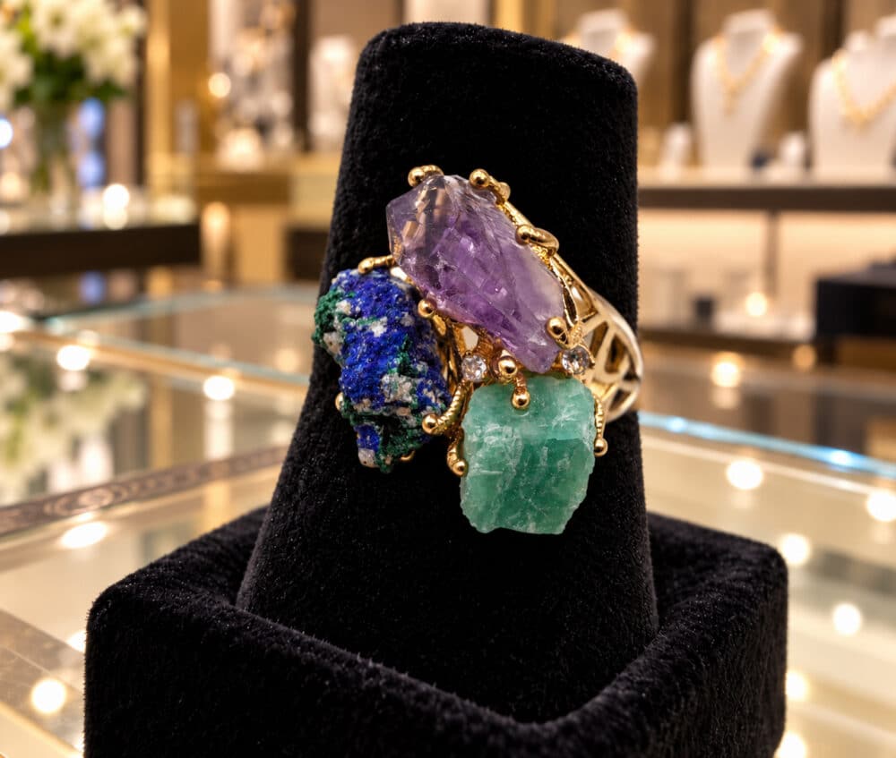 Ring met malachiet-azuriet, amethist en amazoniet.